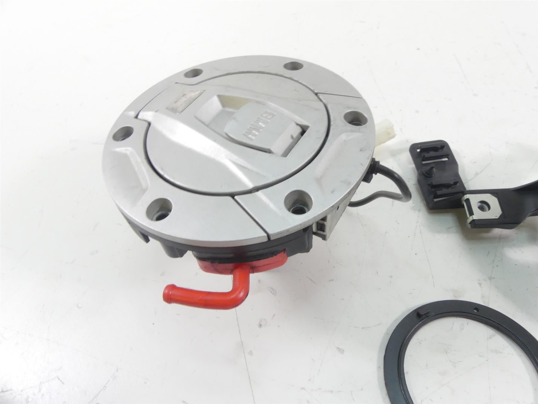 2015 BMW K1600GT K48 Keyless Fuel Gas Petrol Tank Reservoir Cap Lid 16118549495 {{ shop.shopifyCountryName }} - Mototech271