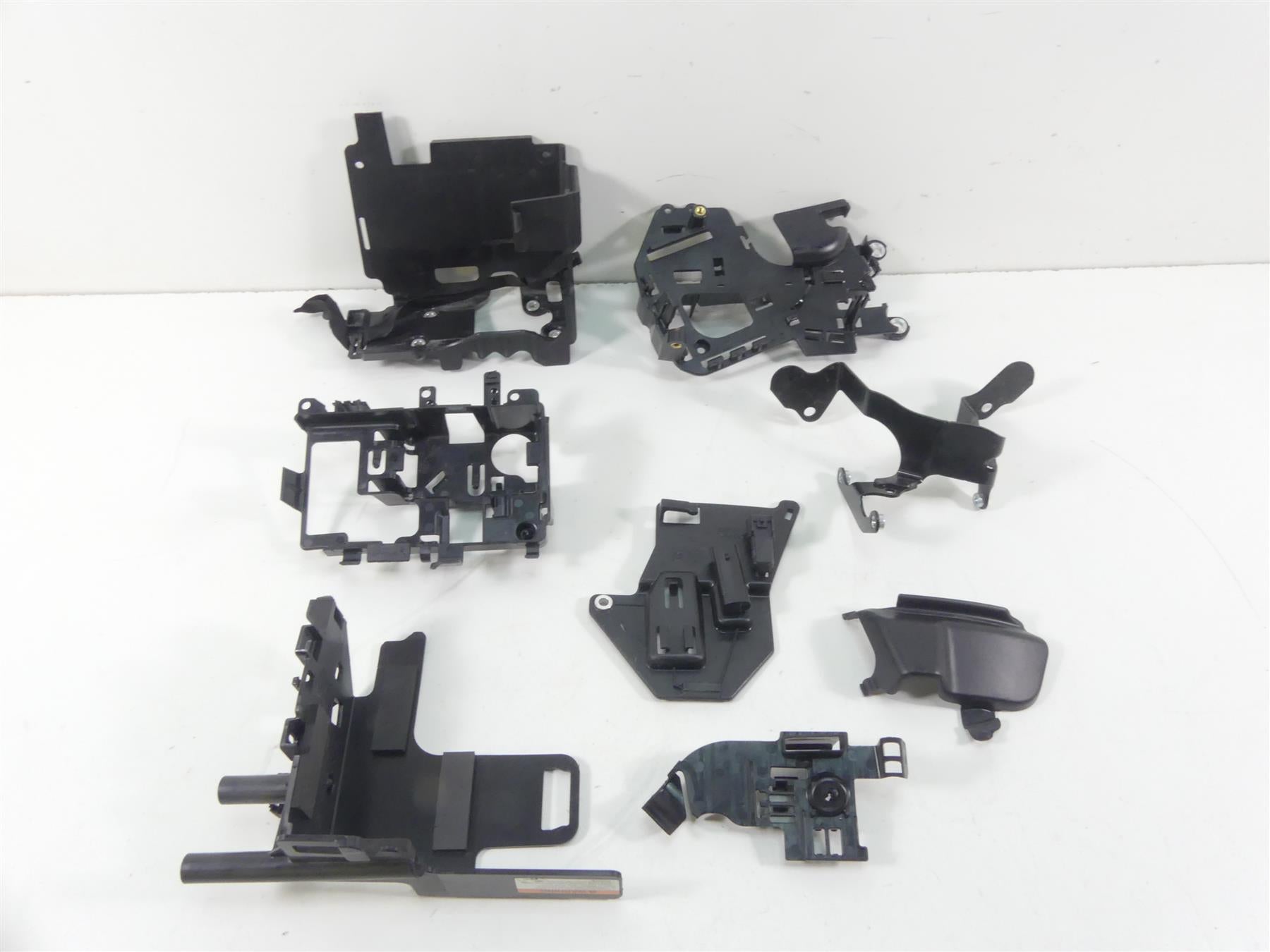 2019 Harley FLHC Softail Heritage Electrical Battery Holder Stay Set 69201632