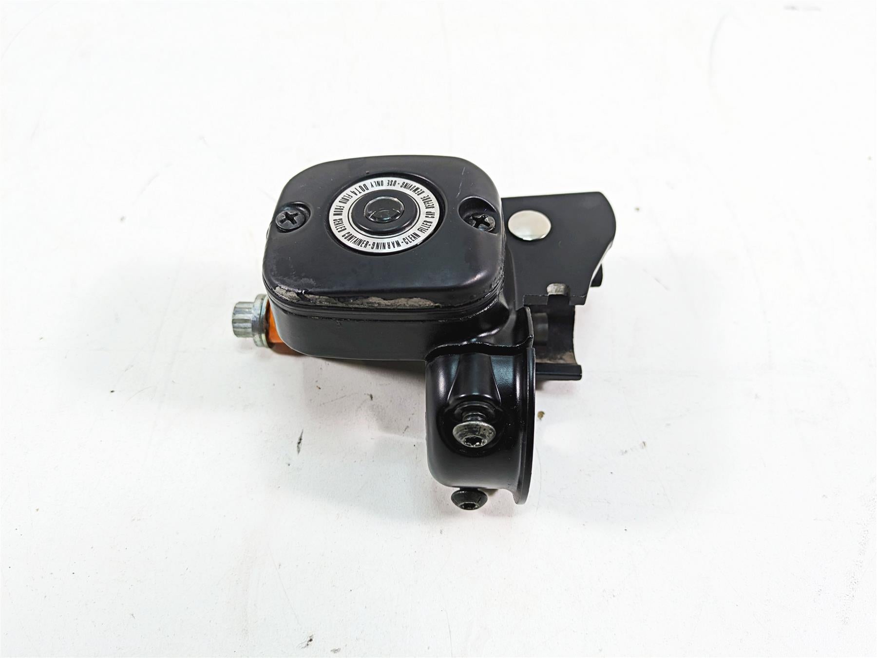 2012 Harley FLD Dyna Switchback Front Brake Master Cylinder 9/16