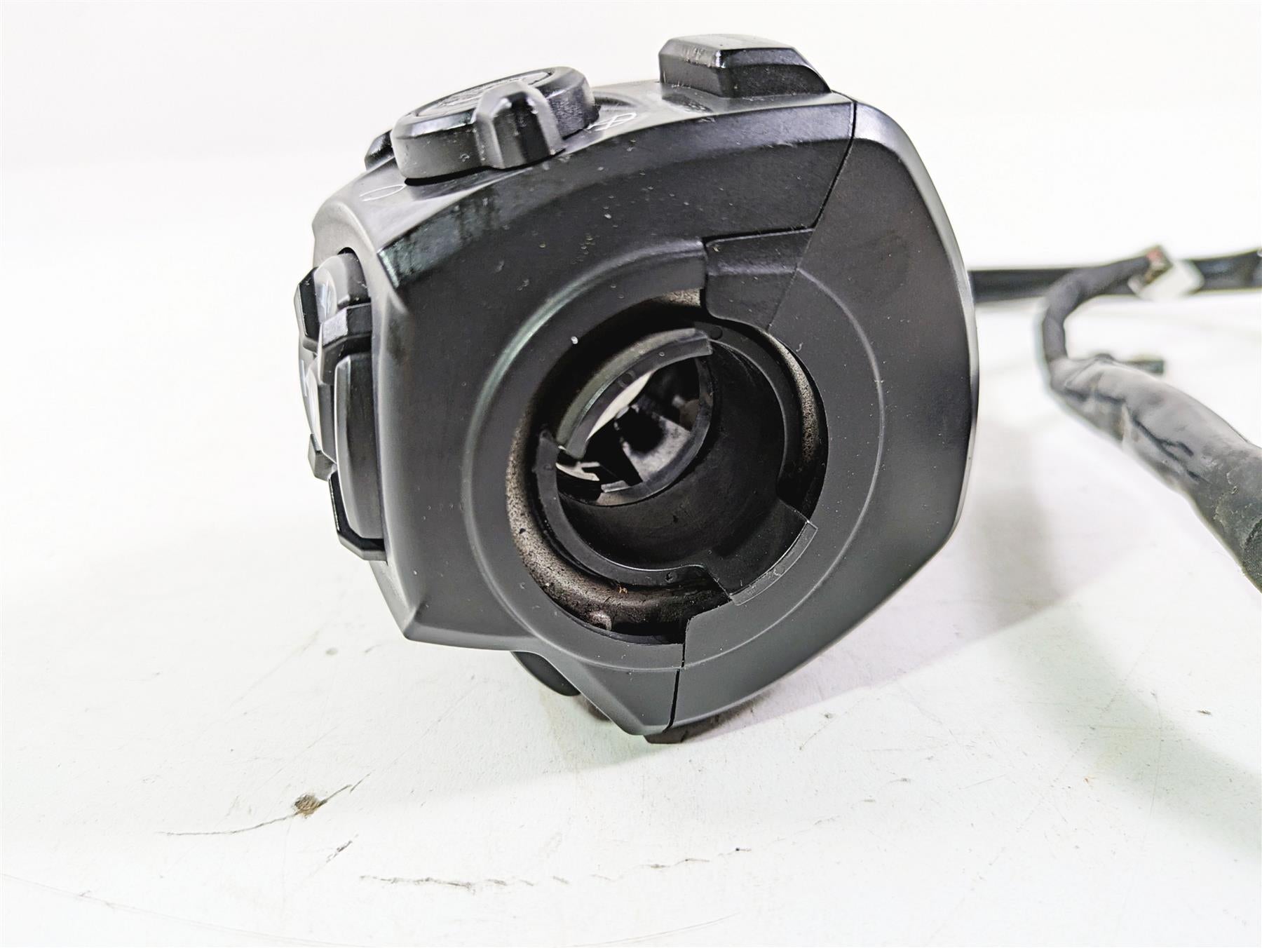 2022 Harley RA1250 S Pan America Right Hand Control Switch 71500523A {{ shop.shopifyCountryName }} - Mototech271