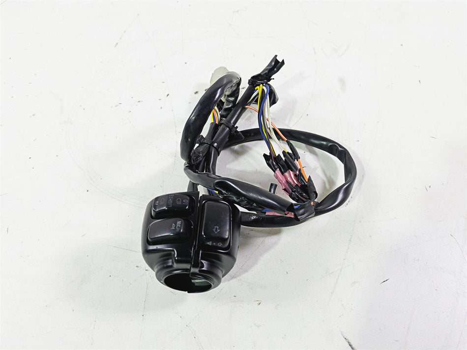 2011 Harley FXDC Dyna Super Glide Left Hand Control Switch Horn Lights 71682-06A {{ shop.shopifyCountryName }} - Mototech271