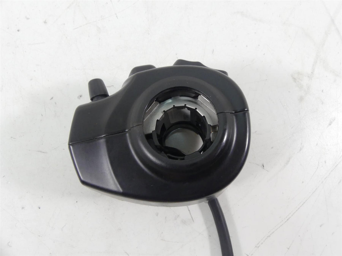 2014 Harley Touring FLHX Street Glide Nice Right Hand Control Switch 71500129 {{ shop.shopifyCountryName }} - Mototech271