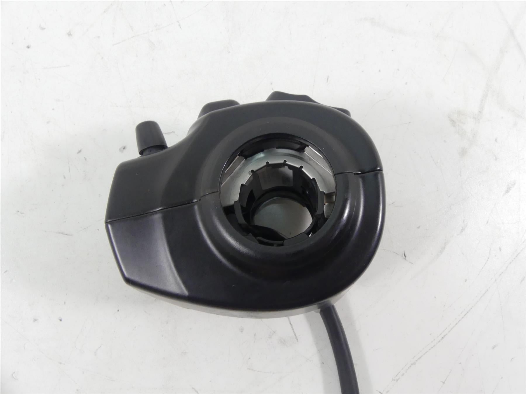 2014 Harley Touring FLHX Street Glide Nice Right Hand Control Switch 71500129 {{ shop.shopifyCountryName }} - Mototech271