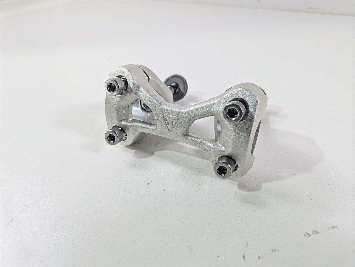2024 Triumph Street Triple 765 R Handlebar Mounts Risers T2043974 T2043979 {{ shop.shopifyCountryName }} - Mototech271