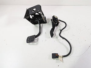 2019 Can Am Maverick X3 XRS Turbo R Foot Pedal Set & Mount 705207621