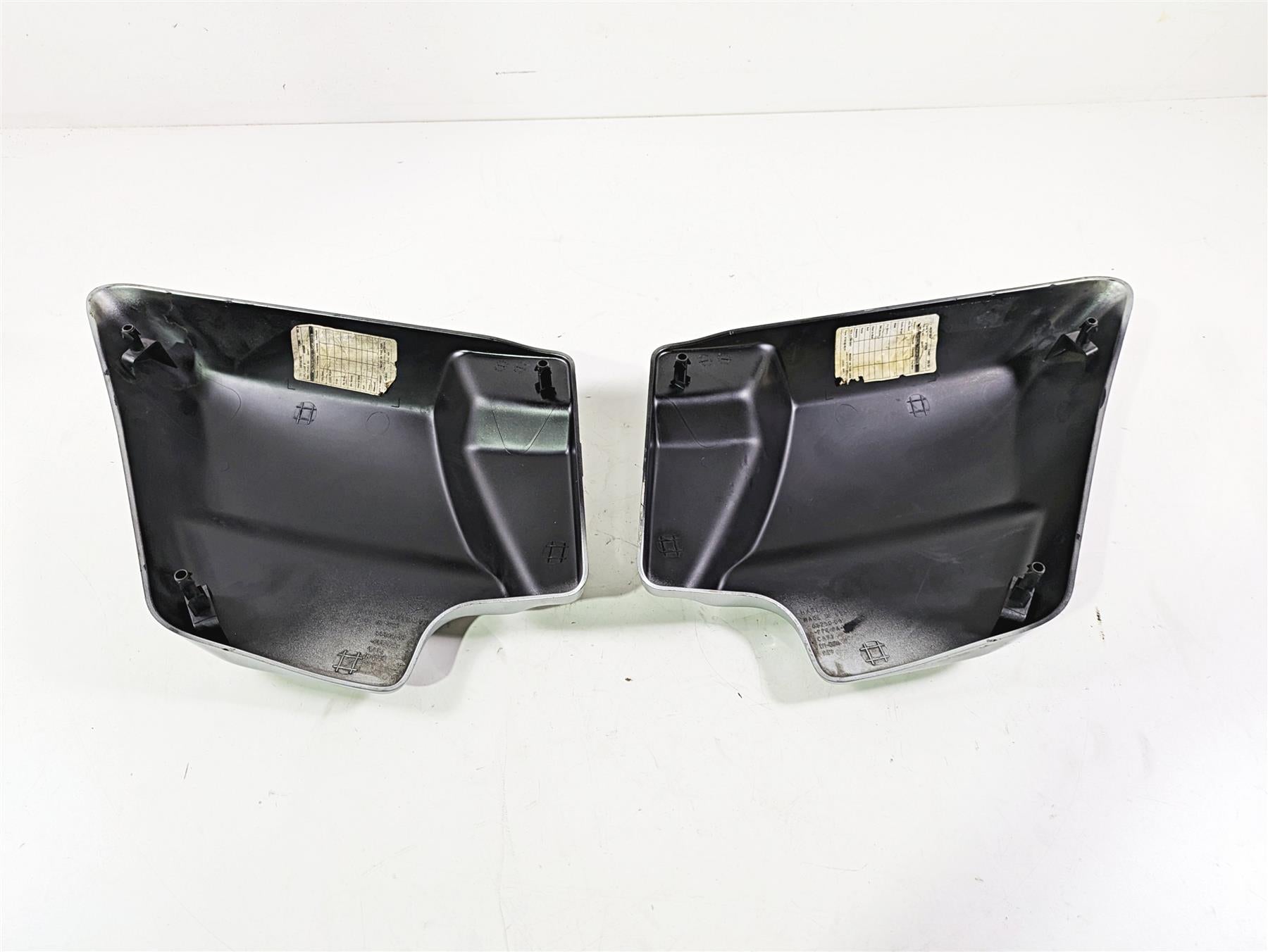 2010 Harley Touring FLHX Street Glide Side Cover Set Silver 66048-09A 66250-09 {{ shop.shopifyCountryName }} - Mototech271
