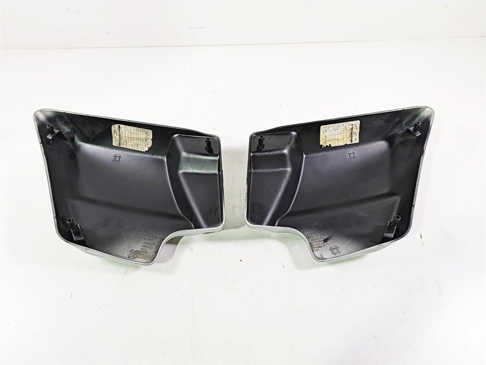 2010 Harley Touring FLHX Street Glide Side Cover Set Silver 66048-09A 66250-09 {{ shop.shopifyCountryName }} - Mototech271