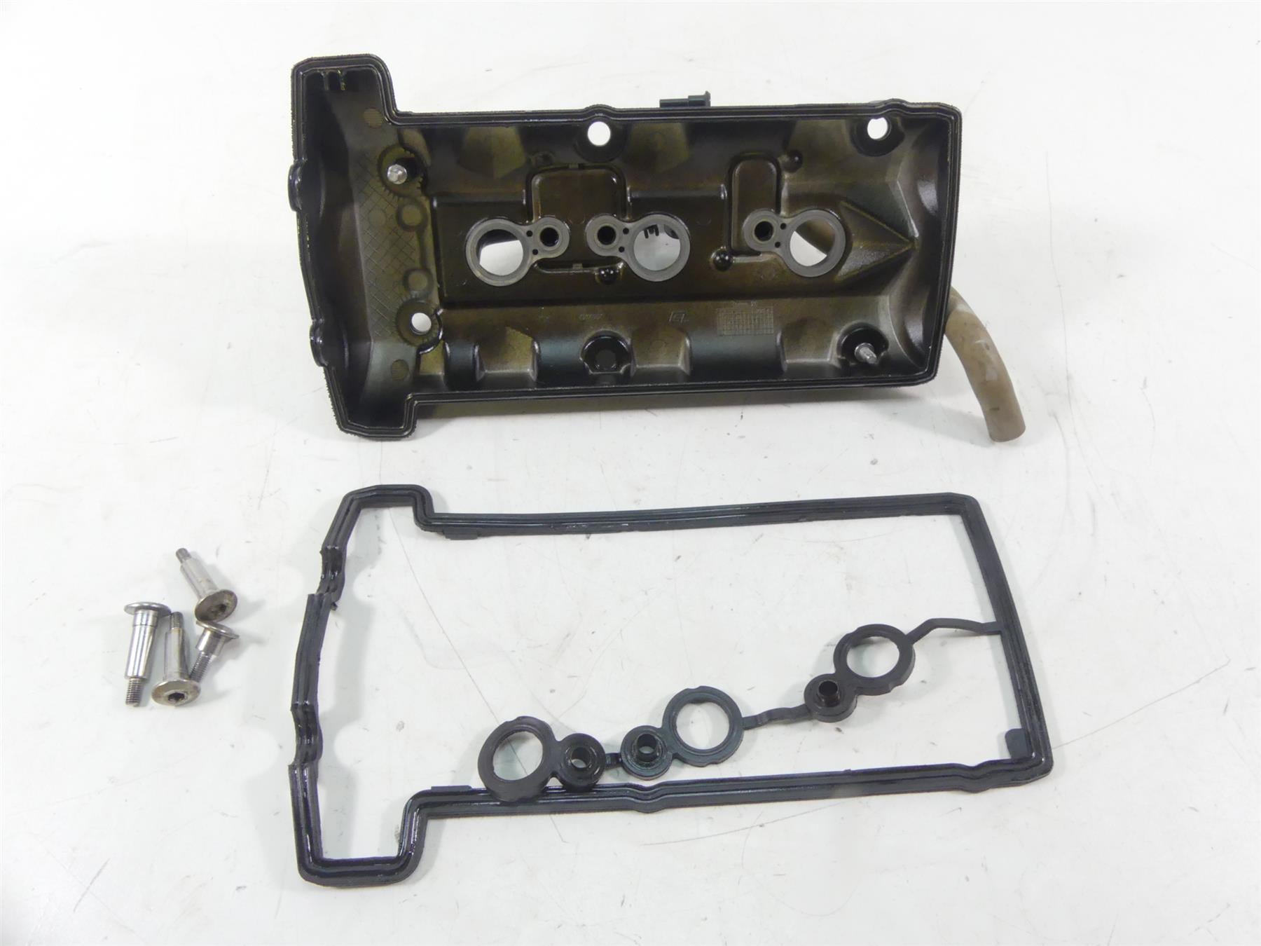 2019 Triumph Street Triple 765R Cylinderhead Valve Cover T1260251 {{ shop.shopifyCountryName }} - Mototech271