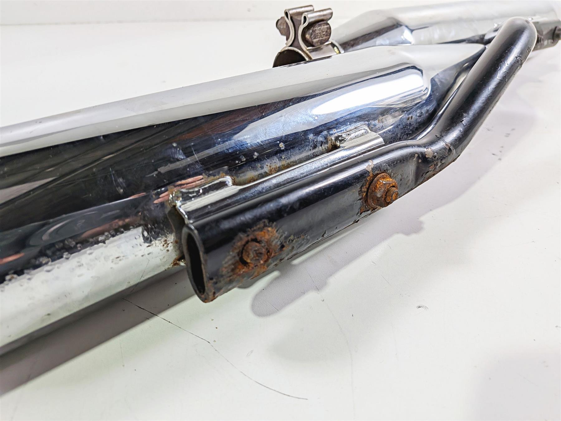 2007 Harley Dyna FXDB Street Bob Stock Exhaust Muffler Pipe Set 64941-07 {{ shop.shopifyCountryName }} - Mototech271