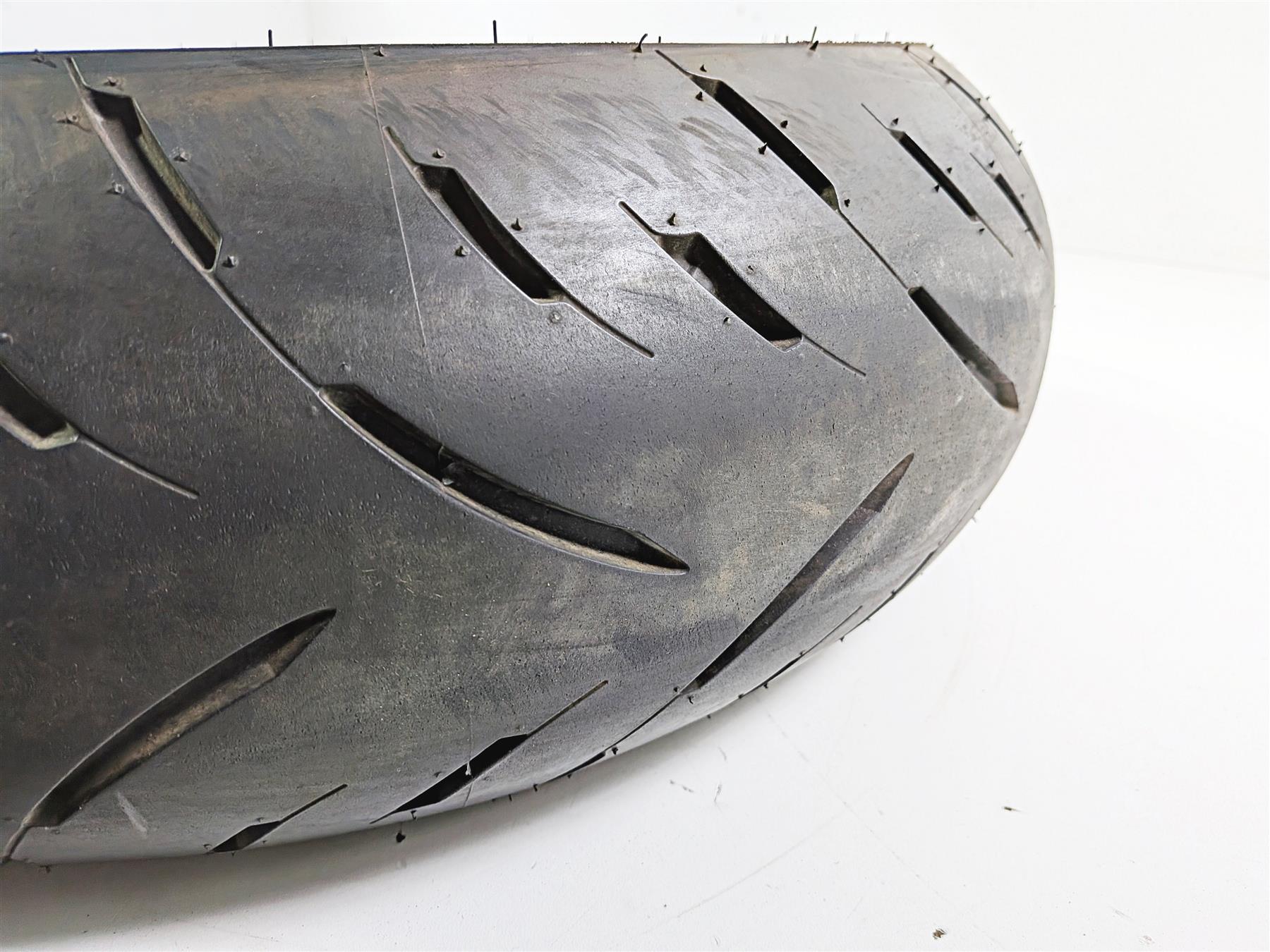 Used Motorcycle Rear Tire Dunlop 190/55R17 GPR-300 Sportmax DOT 1524 45067876 {{ shop.shopifyCountryName }} - Mototech271