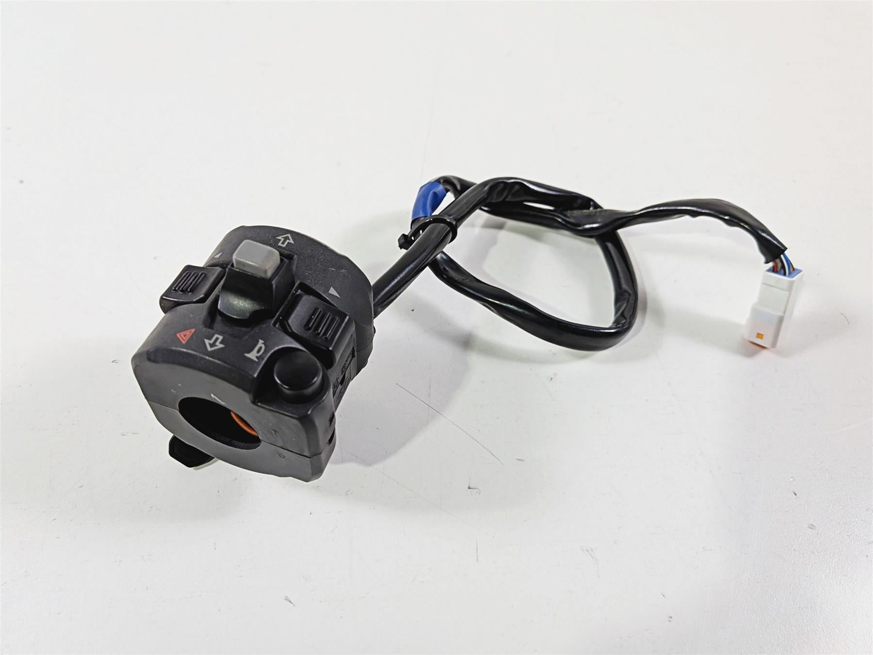 2016 Ducati Hypermotard 939 SP Left Hand Turn Signal Control Switch 65110142A-Mototech271