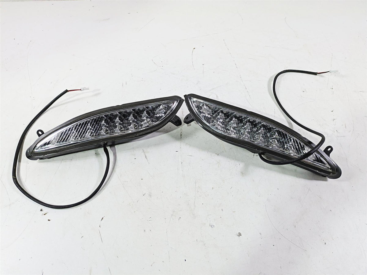 2018 Indian Chieftain Limited Front Blinker Turn Signal Set R 2412456 L 2412455 {{ shop.shopifyCountryName }} - Mototech271