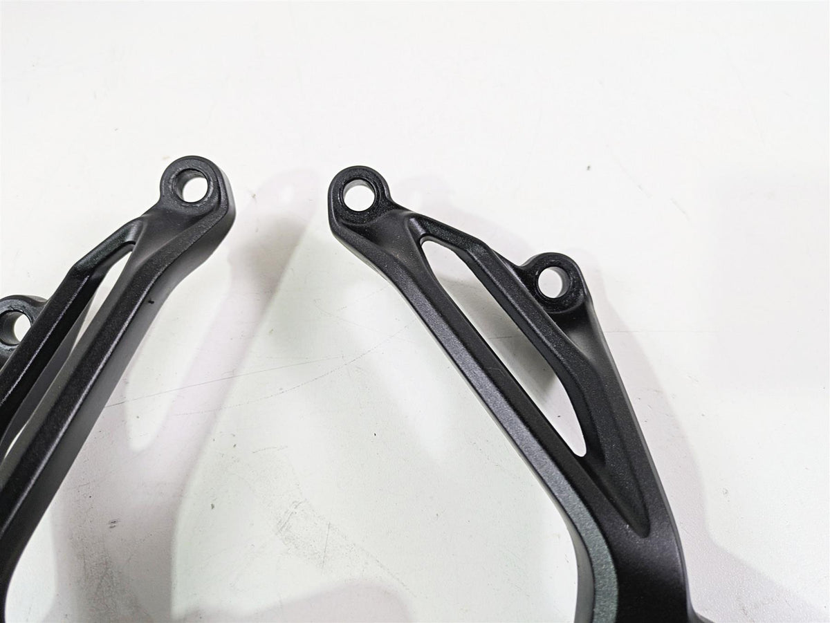 2020 Kawasaki Z900 ZR900 Rear Passenger Footpeg Rest Set 35063-1452-18R {{ shop.shopifyCountryName }} - Mototech271