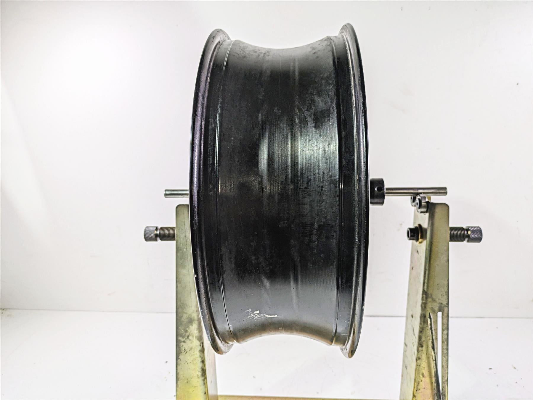 2016 Suzuki GSXR1000 Straight 17x6 Rear Wheel Rim 64111-47H00-019 {{ shop.shopifyCountryName }} - Mototech271