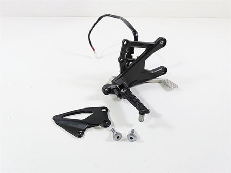 2022 Yamaha YZF R1 R1M RN65 Front Right Foot Peg & Brake Pedal 2CR-27443-00-00-Mototech271
