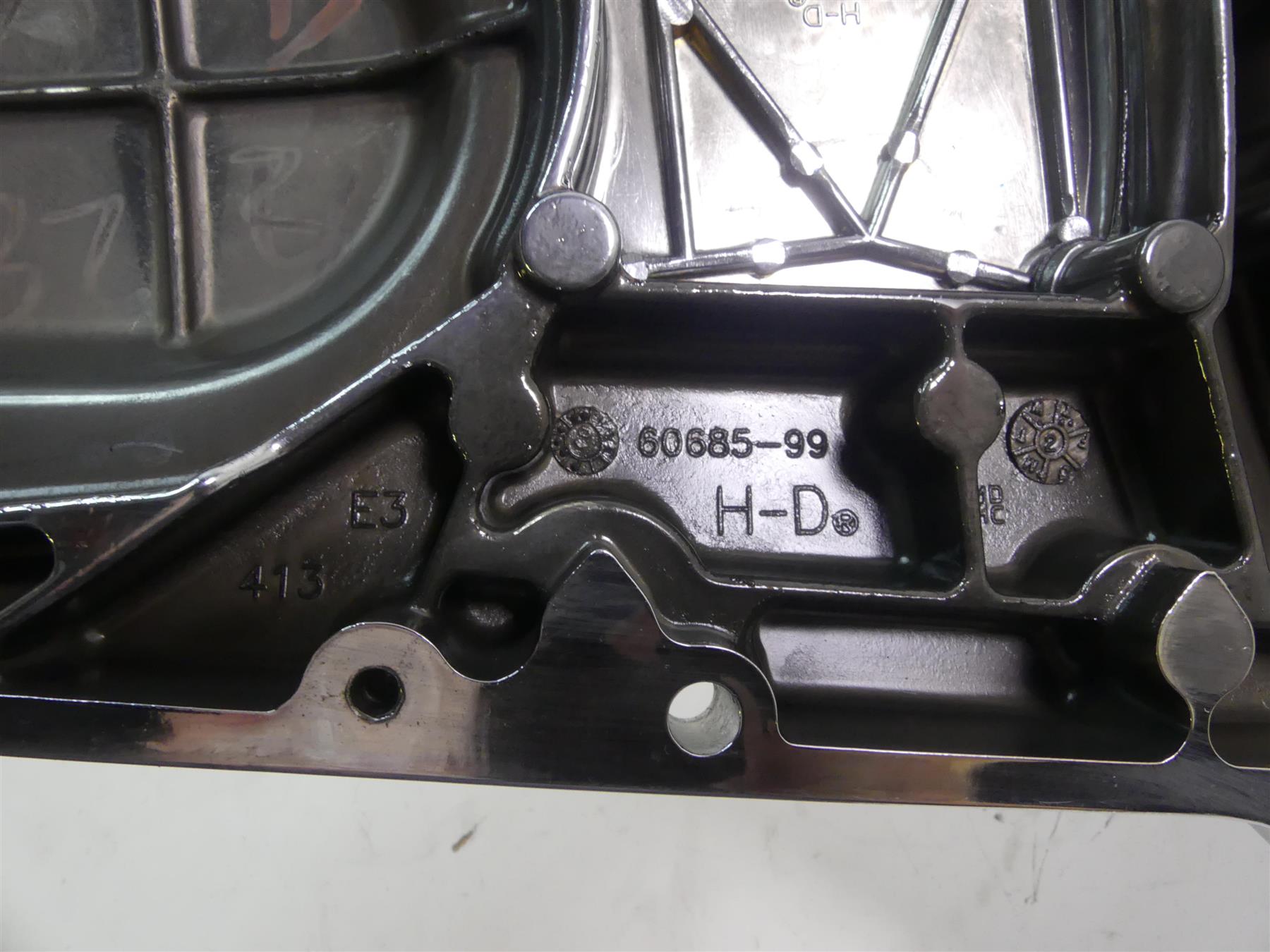 2002 Harley Touring FLHRCI Road King Outer Primary Drive Clutch Cover 60685-99 {{ shop.shopifyCountryName }} - Mototech271