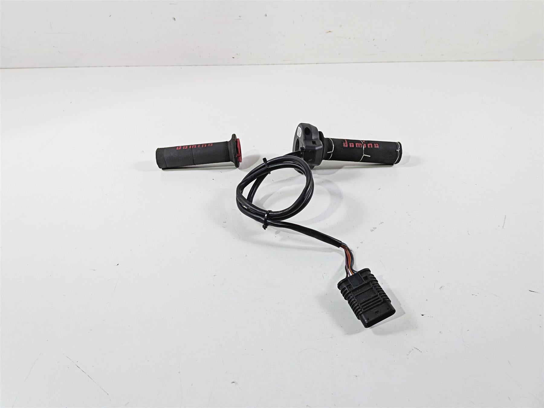 2018 Aprilia RSV4 RR Ride Fly By Wire Throttle Hand Grip 2D000095 {{ shop.shopifyCountryName }} - Mototech271