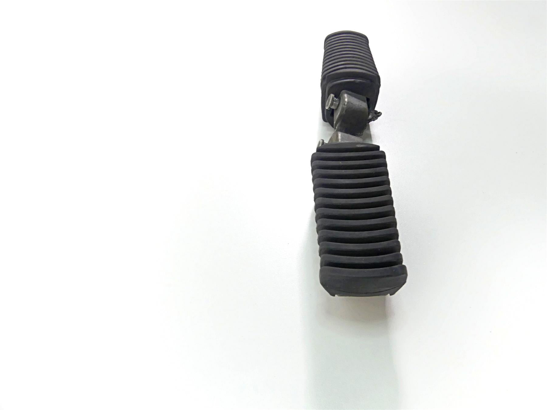 2013 BMW F800GS STD K72 Rear Passenger Footpeg Set 46717705653 46717705654 {{ shop.shopifyCountryName }} - Mototech271