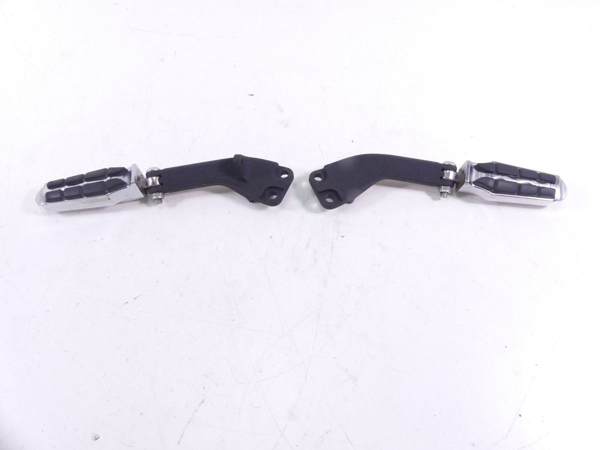 2009 Harley FXDF Dyna Fat Bob Rear Passenger Footpeg Set 49224-06A 49230-06 {{ shop.shopifyCountryName }} - Mototech271