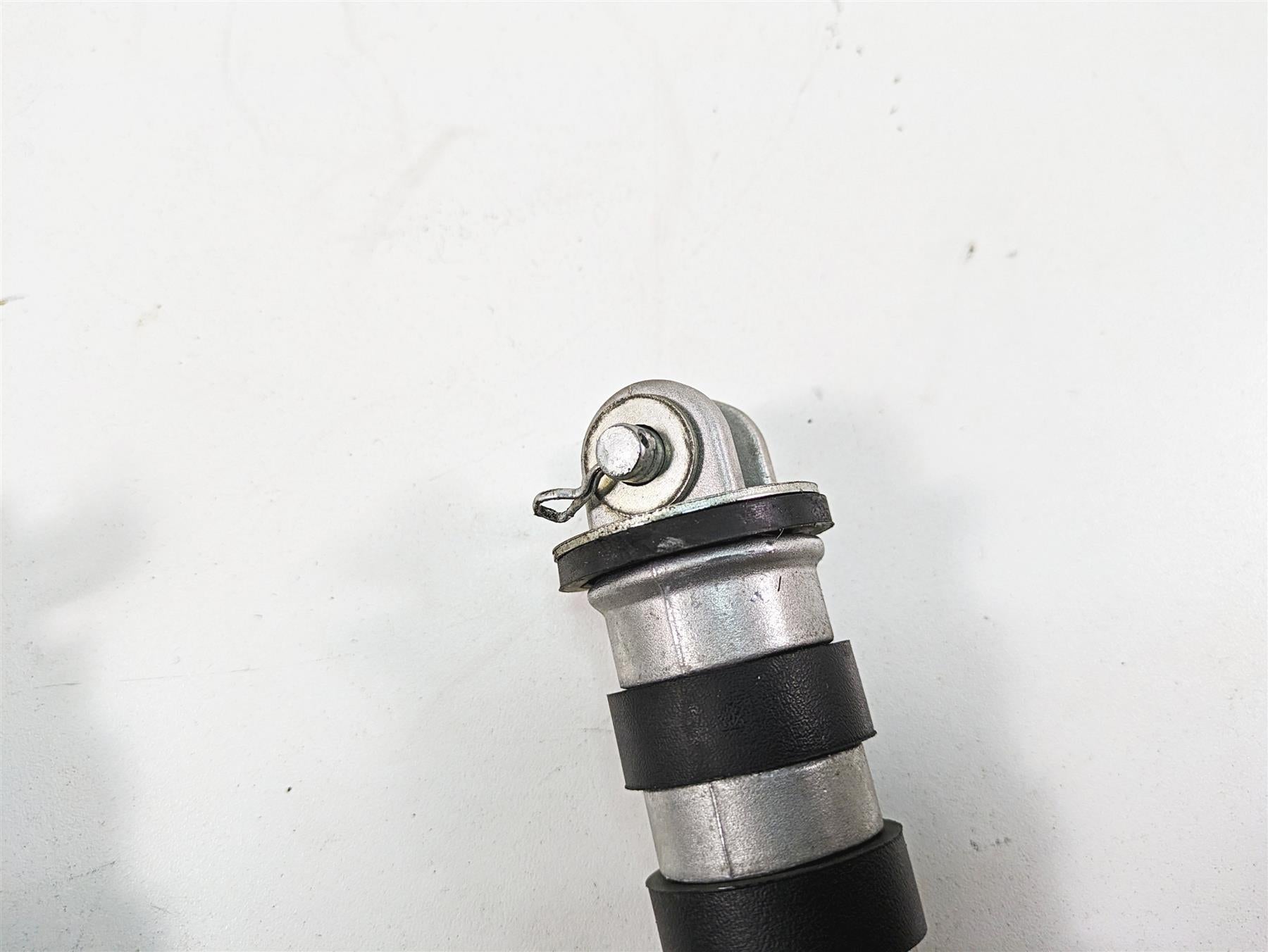 2006 Honda VT1100 C2 Shadow Rear Passenger Footpeg Rest Set 50715-MBA-020 {{ shop.shopifyCountryName }} - Mototech271