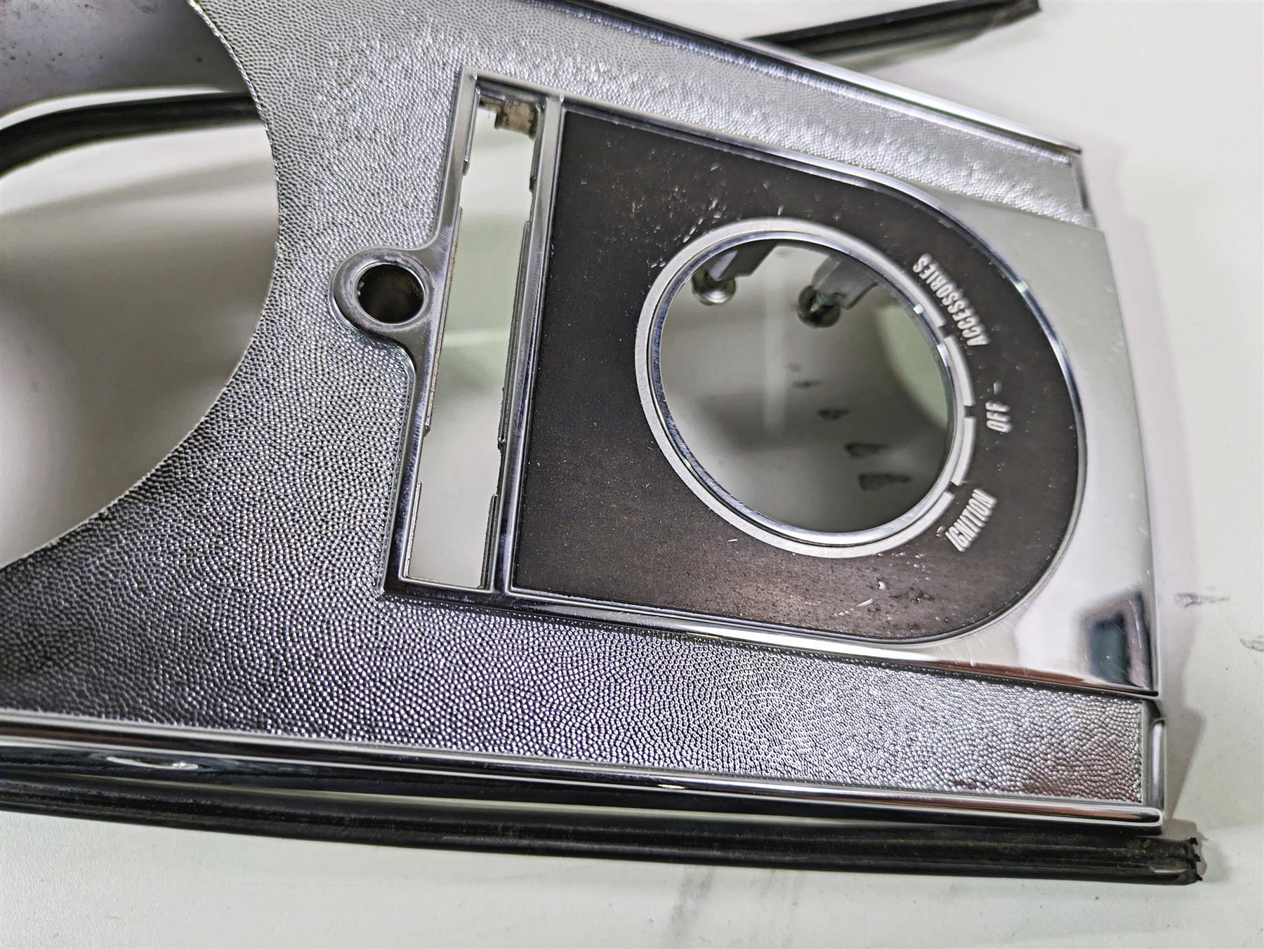 2008 Harley FLSTC Softail Heritage Fuel Tank Dash Cover Console 71250-00A {{ shop.shopifyCountryName }} - Mototech271
