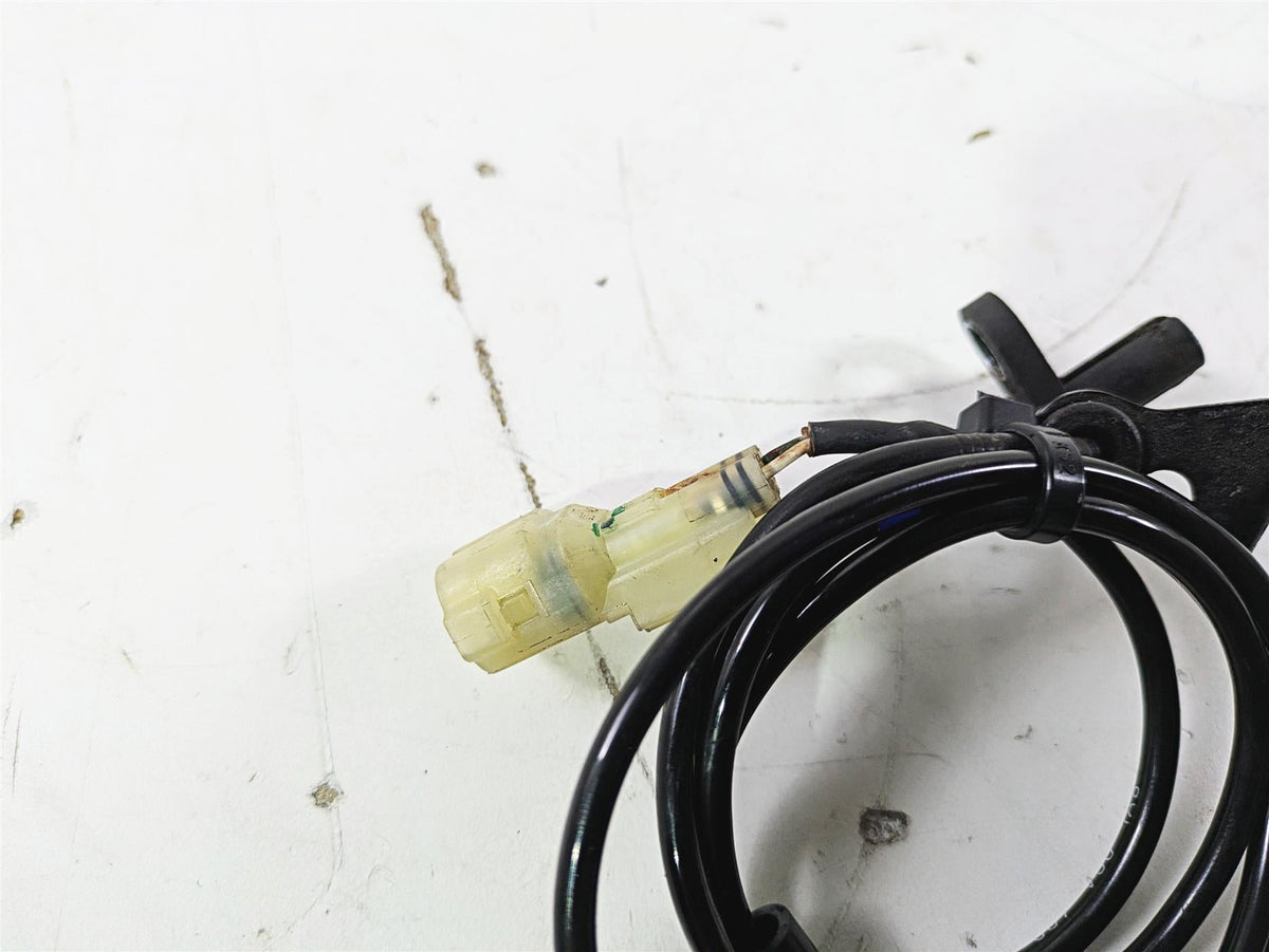 2019 Triumph Speed Triple RS 1050 Rear Abs Brake Wheel Speed Sensor T2021672 {{ shop.shopifyCountryName }} - Mototech271