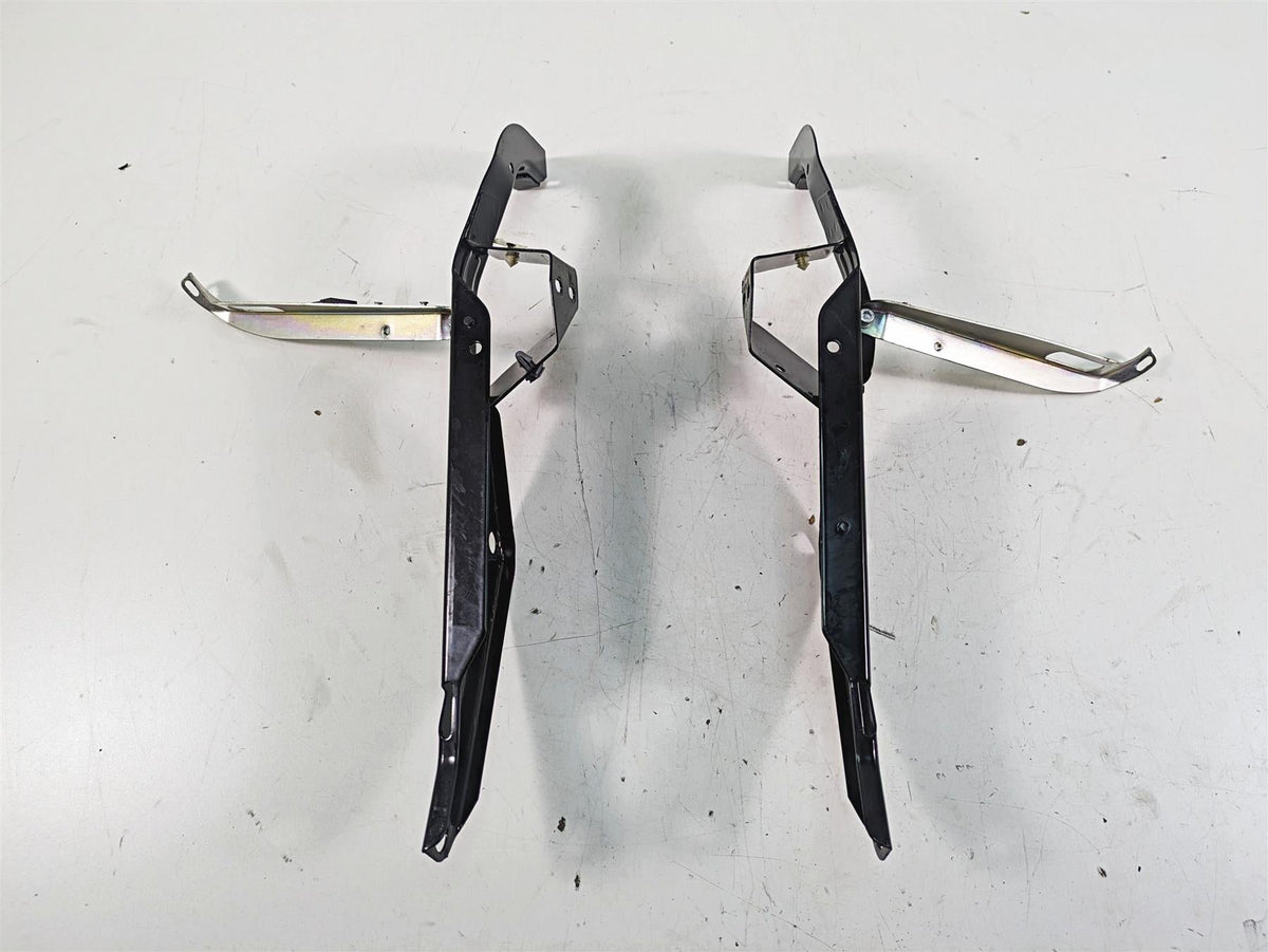 2013 Harley Touring FLHX Street Glide Front Fairing Mounting Hardware 58478-96B {{ shop.shopifyCountryName }} - Mototech271