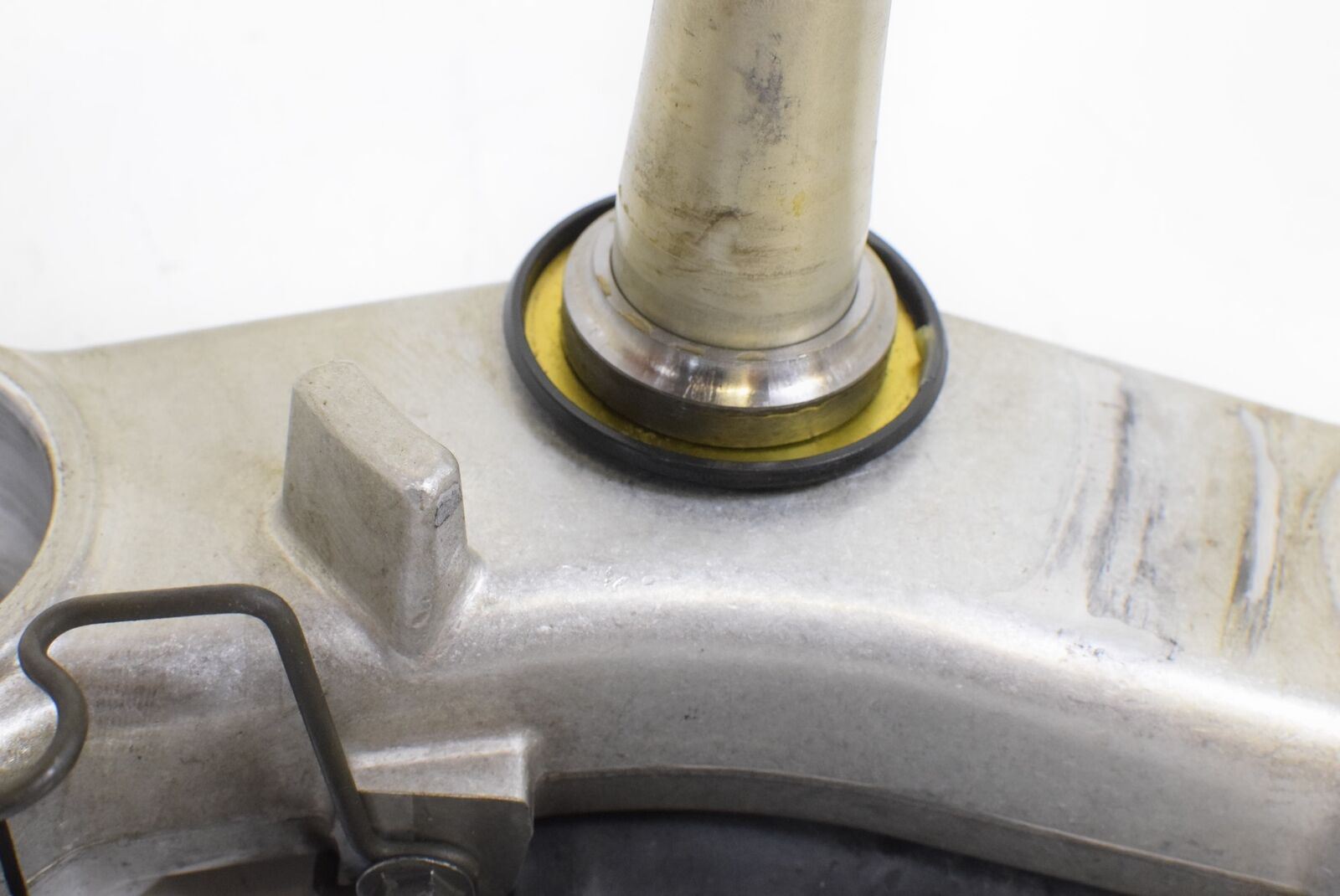 2000 Suzuki TL1000R TL1000 Lower Triple Tree Steering Clamp 51410-02FA0 {{ shop.shopifyCountryName }} - Mototech271