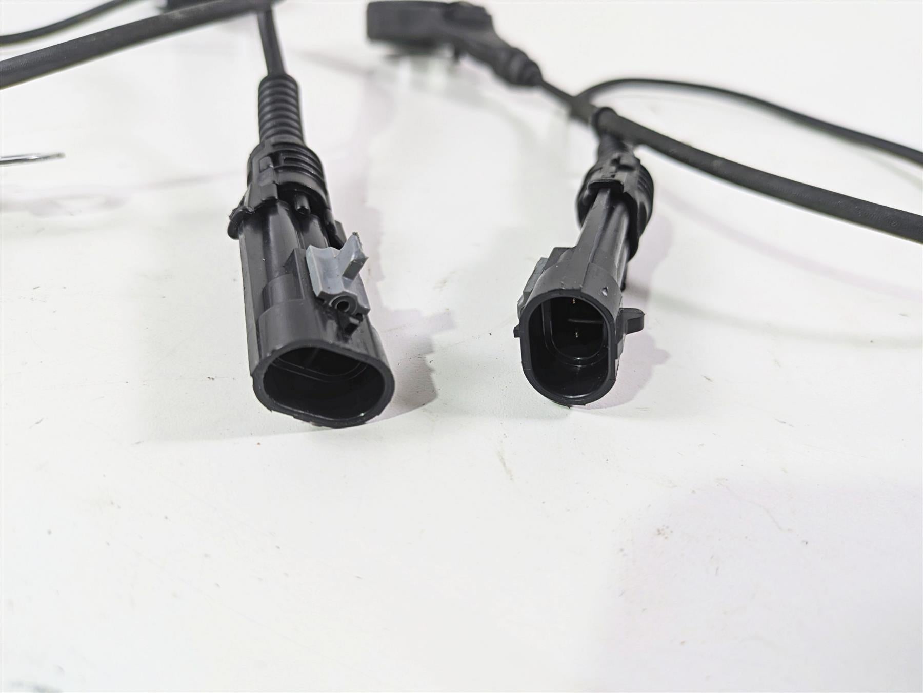 2010 Harley Touring FLHXSE CVO Street Glide Abs Brake Speed Sensor Set 40614-08 {{ shop.shopifyCountryName }} - Mototech271