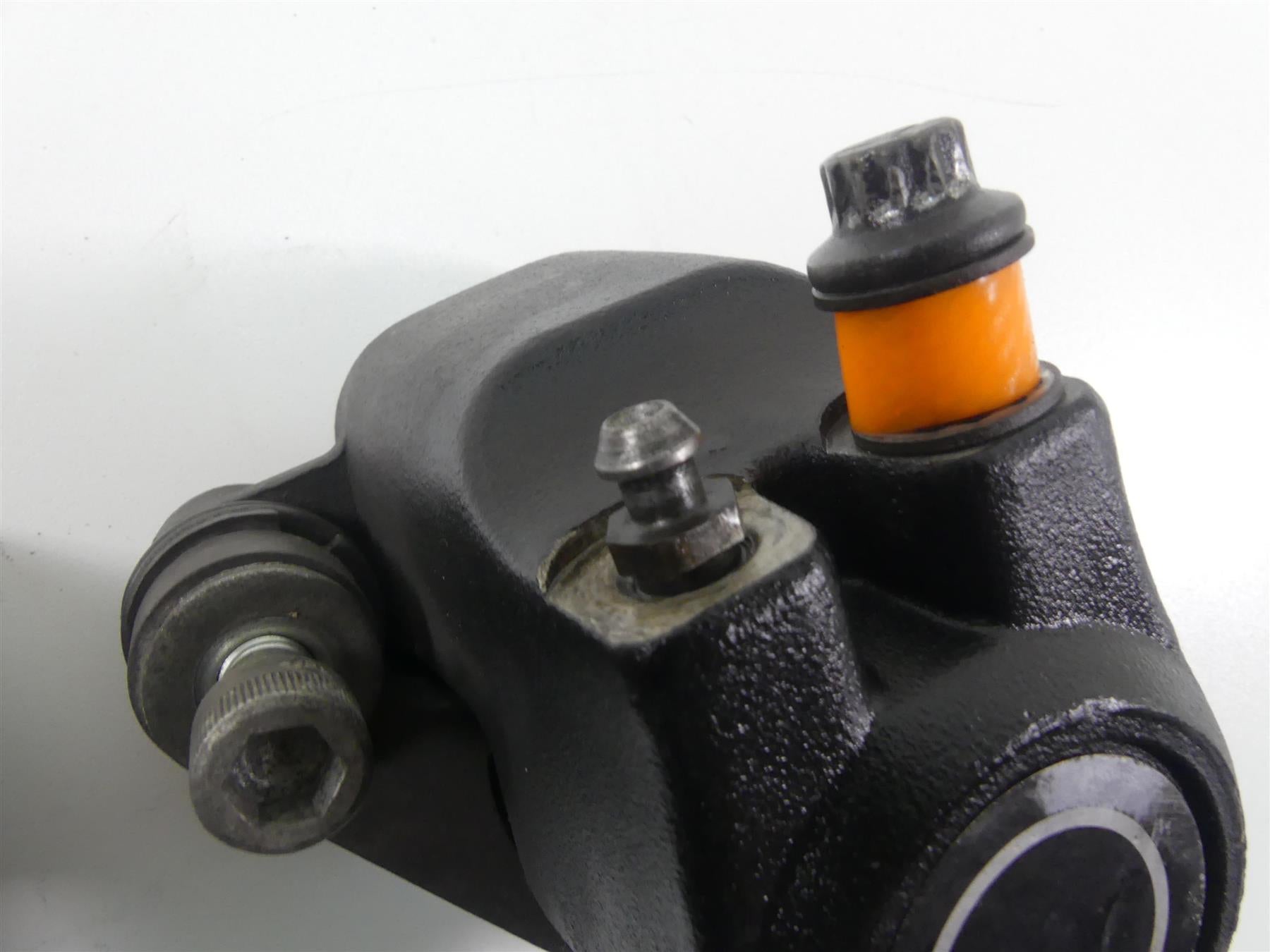 1999 Harley Dyna FXDS Convertible Front Brake Caliper Set 44023-83C 44046-84C {{ shop.shopifyCountryName }} - Mototech271