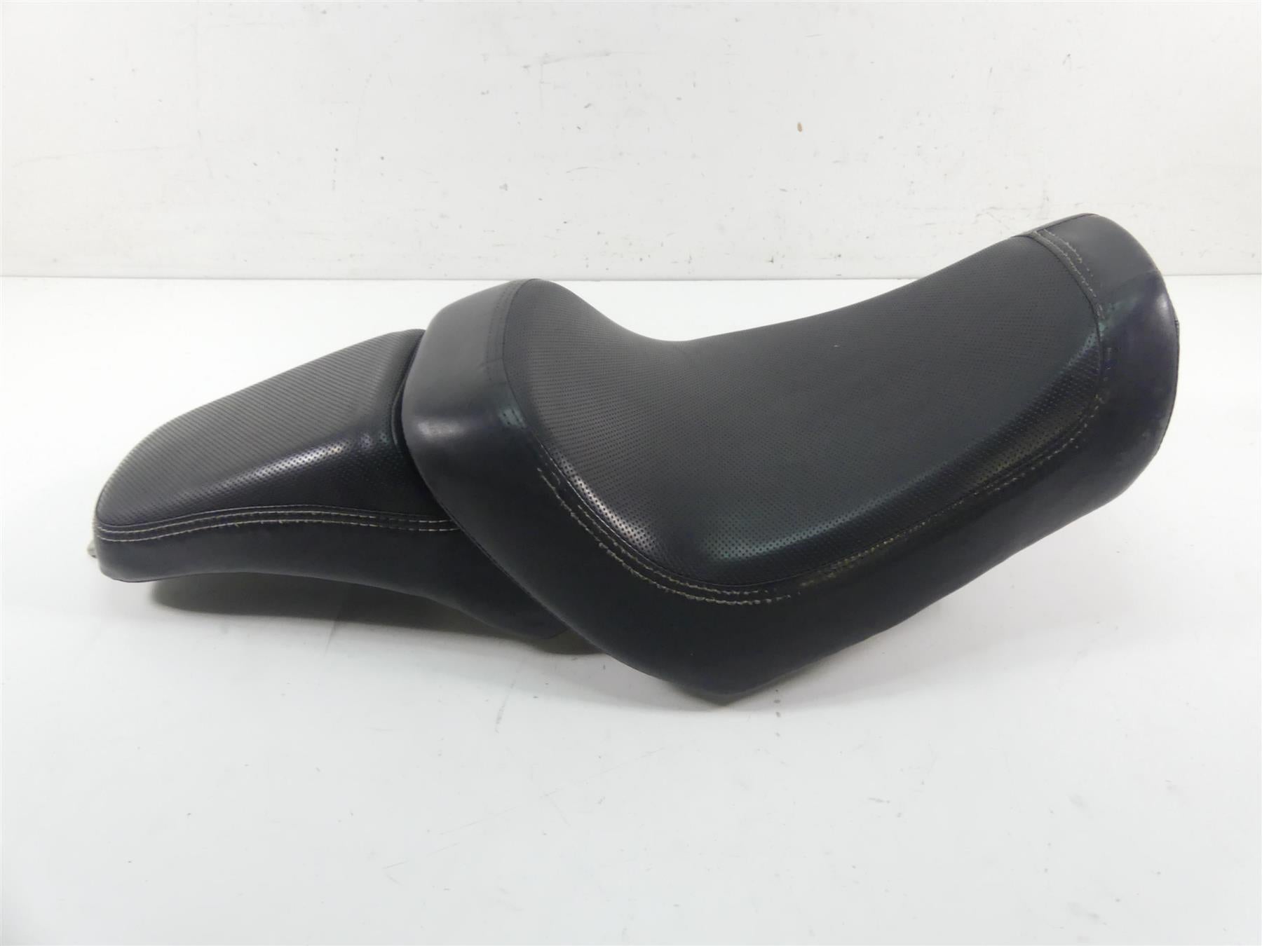 2014 Harley FXDF Dyna Fat Bob Rider Driver Dual Seat Saddle - Read 52000117 {{ shop.shopifyCountryName }} - Mototech271