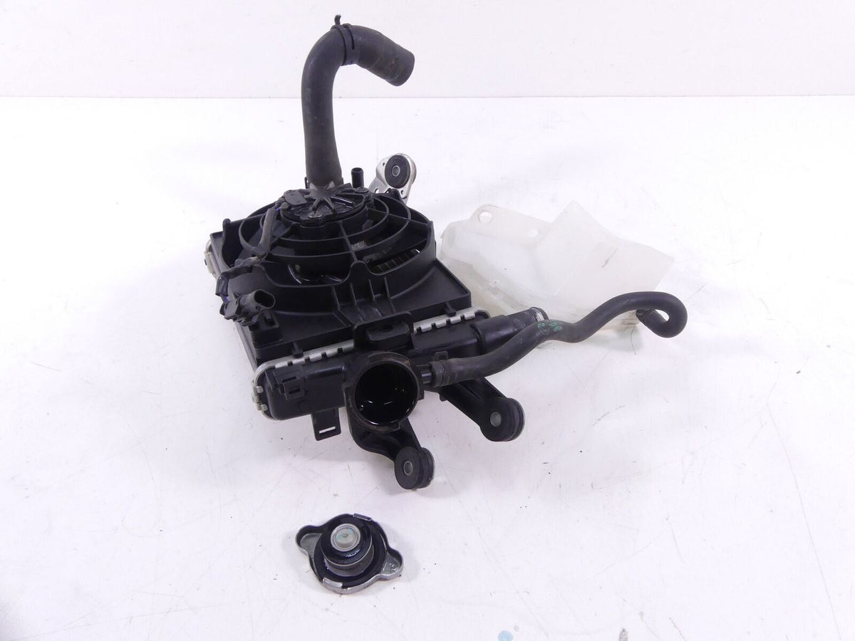 2016 BMW R1200 RT RTW K52 Right Radiator Fan Hoses Reservoir 17118546416 {{ shop.shopifyCountryName }} - Mototech271