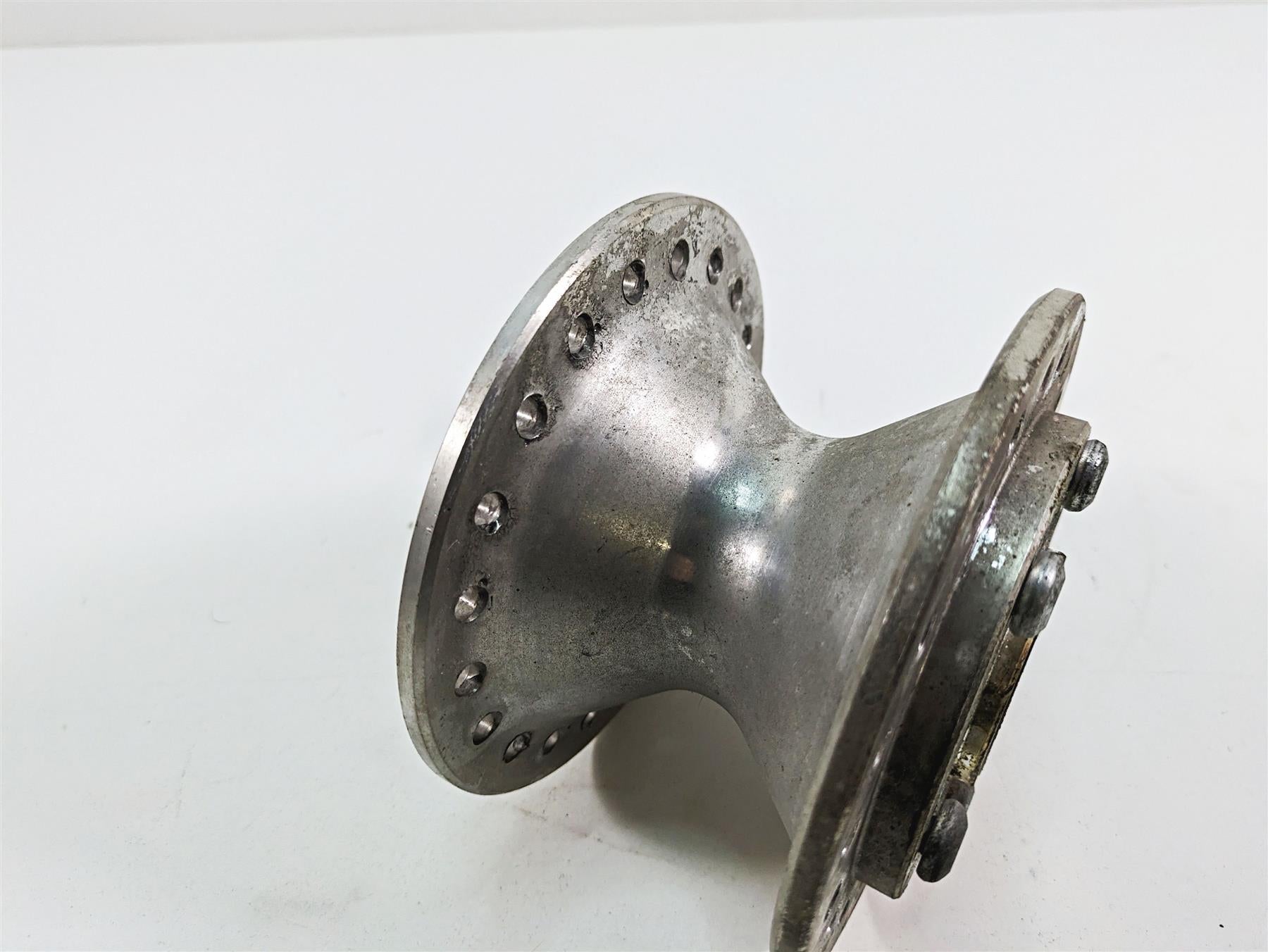 1986 Harley Sportster XLH 883 Front Spoke 19" Wheel Hub 43619-84 {{ shop.shopifyCountryName }} - Mototech271