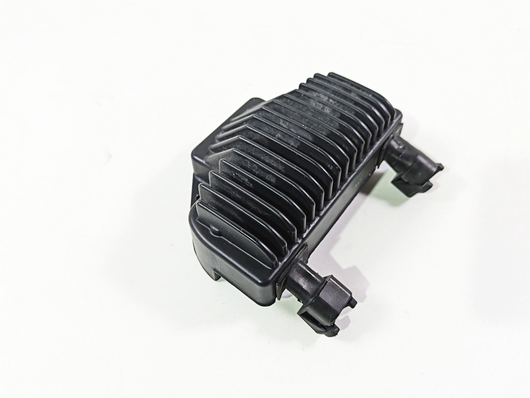 2011 Harley FXDC Dyna Super Glide Rectifier Voltage Regulator 74631-08A {{ shop.shopifyCountryName }} - Mototech271