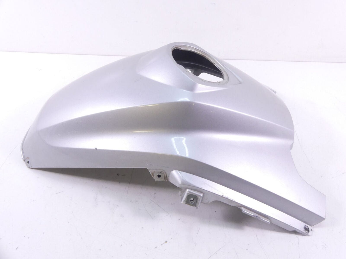 2012 BMW R1200GS K25 Tank Center Cover Fairing -Titansilber 46637693425 {{ shop.shopifyCountryName }} - Mototech271