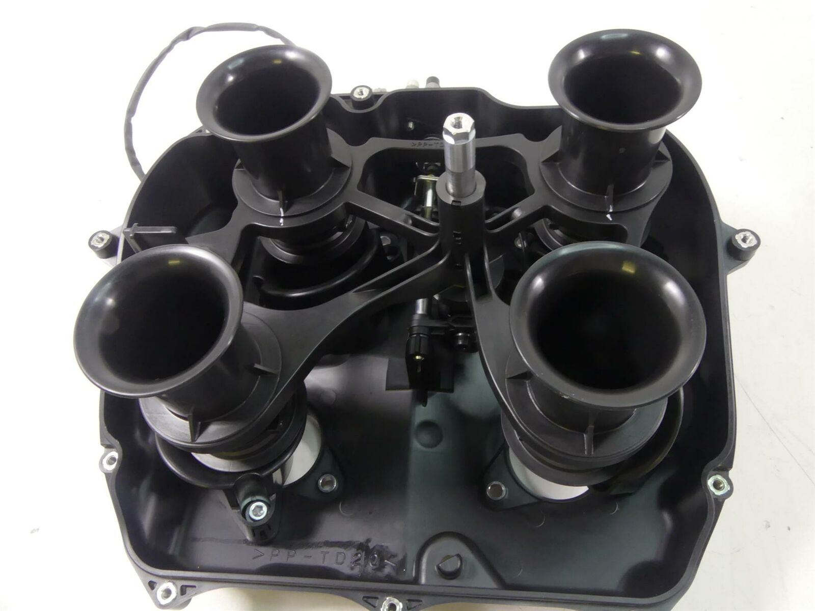 2020 Yamaha VMX17 1700 Air Box Filter Breather Cleaner Set 2S3-14411-00-00 {{ shop.shopifyCountryName }} - Mototech271