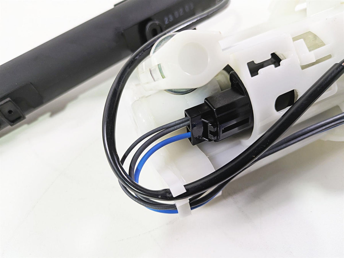 2024 Triumph Tiger 900 GT Fuel Gas Petrol Pump - Tested T2400735 {{ shop.shopifyCountryName }} - Mototech271