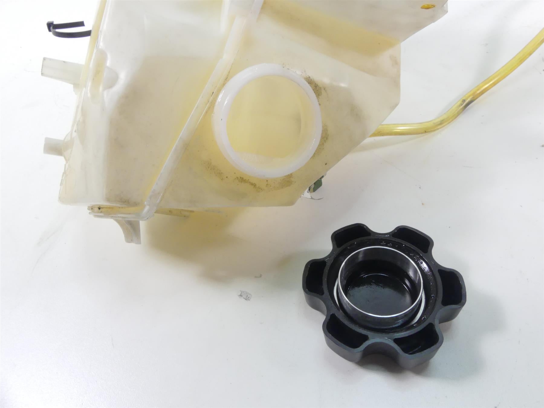 2012 Ski-Doo Summit X 800R Etec Plastic Oil Tank Reservoir + Pump 519000278 {{ shop.shopifyCountryName }} - Mototech271