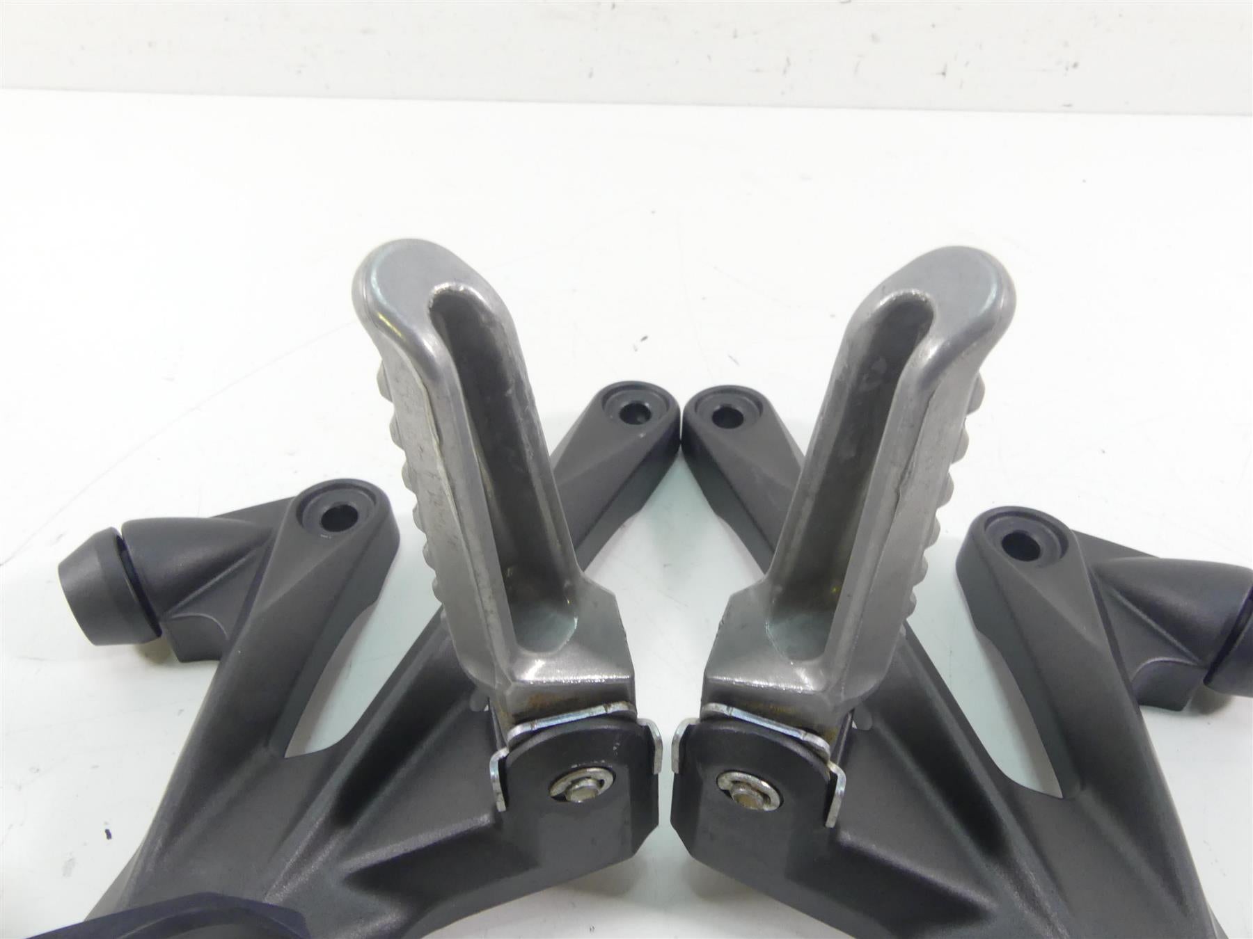 2021 Kawasaki ZX1400 ZX14R Ninja Rear Passenger Footpeg Set 35063-0783-18R {{ shop.shopifyCountryName }} - Mototech271