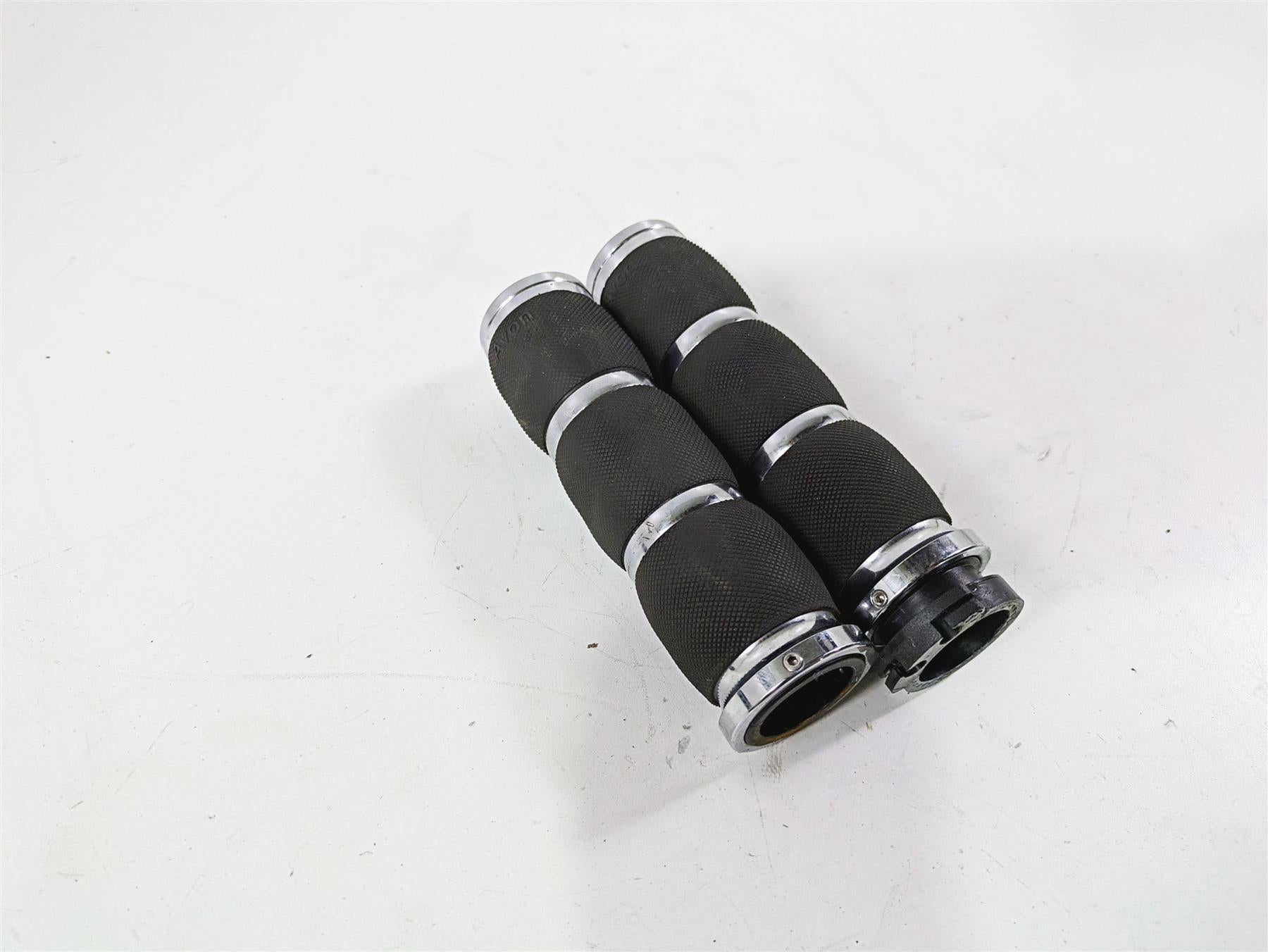 2006 Triumph Rocket 3 Avon Air Cushion Grip Set MT-AIR-90-CH {{ shop.shopifyCountryName }} - Mototech271