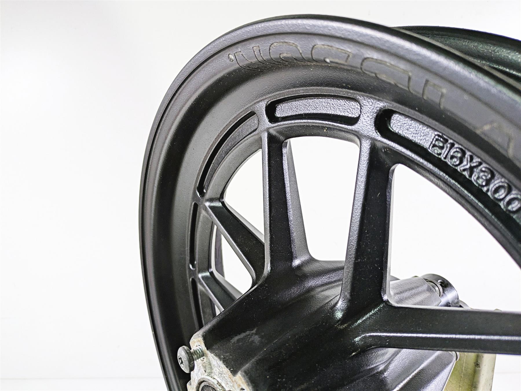 2018 Harley Softail FXFBS Fat Bob Straight 16x3 Front Wheel Rim 43300428 {{ shop.shopifyCountryName }} - Mototech271