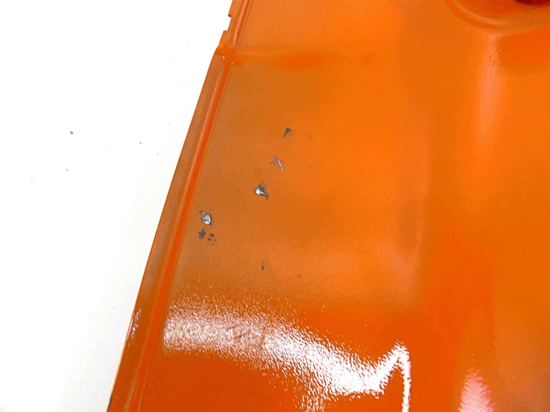 2005 Harley VRSCSE CVO V-Rod Radiator Side Covers Electric Orange 66172-05 {{ shop.shopifyCountryName }} - Mototech271