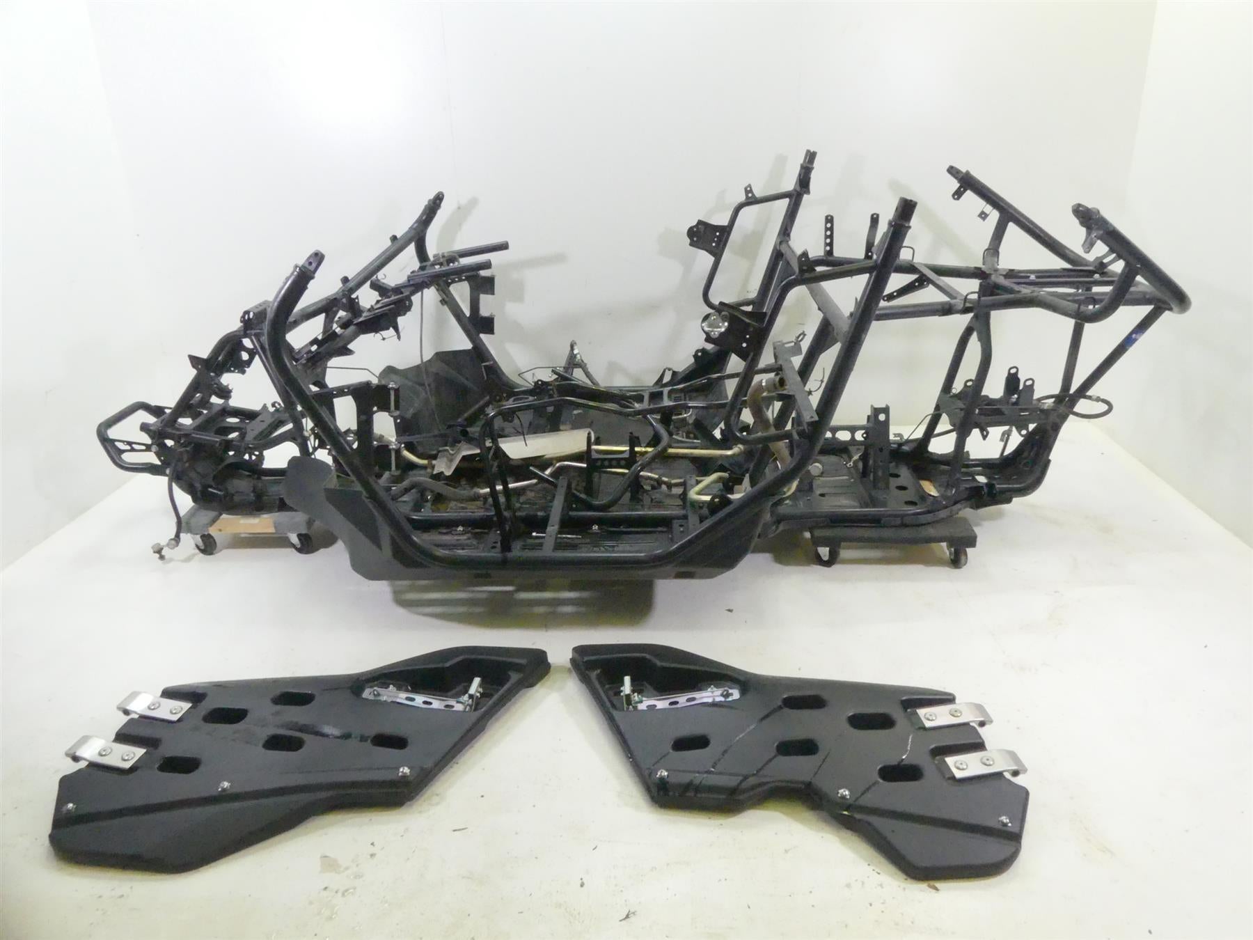 2018 Yamaha YXZ1000R EPS SS Straight Main Chassis + Doors - Slvg 2HC-F1110-50-00