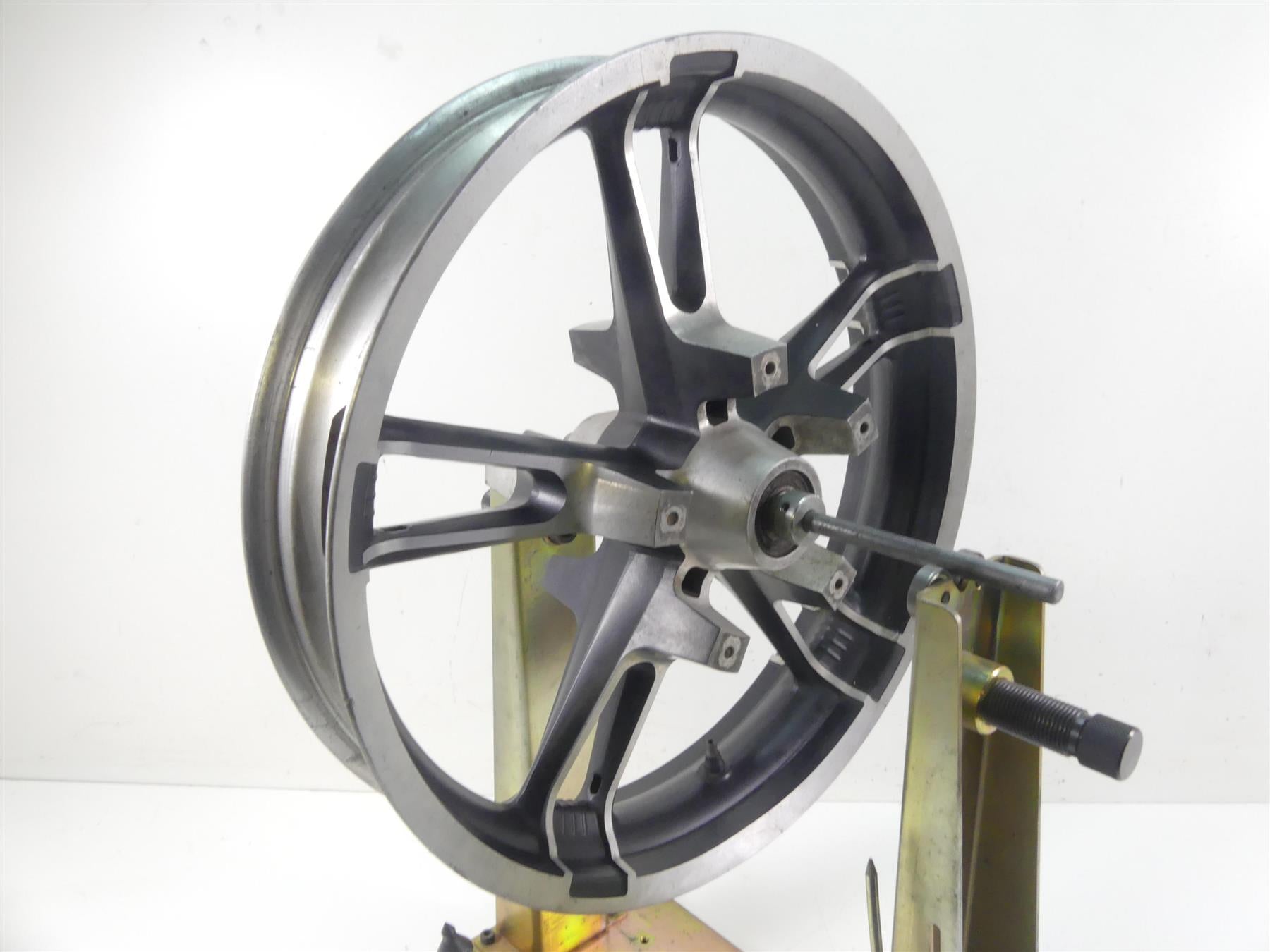 14-19 Harley Touring 19x3.5 Front Enforcer Wheel Rim 43300027 {{ shop.shopifyCountryName }} - Mototech271