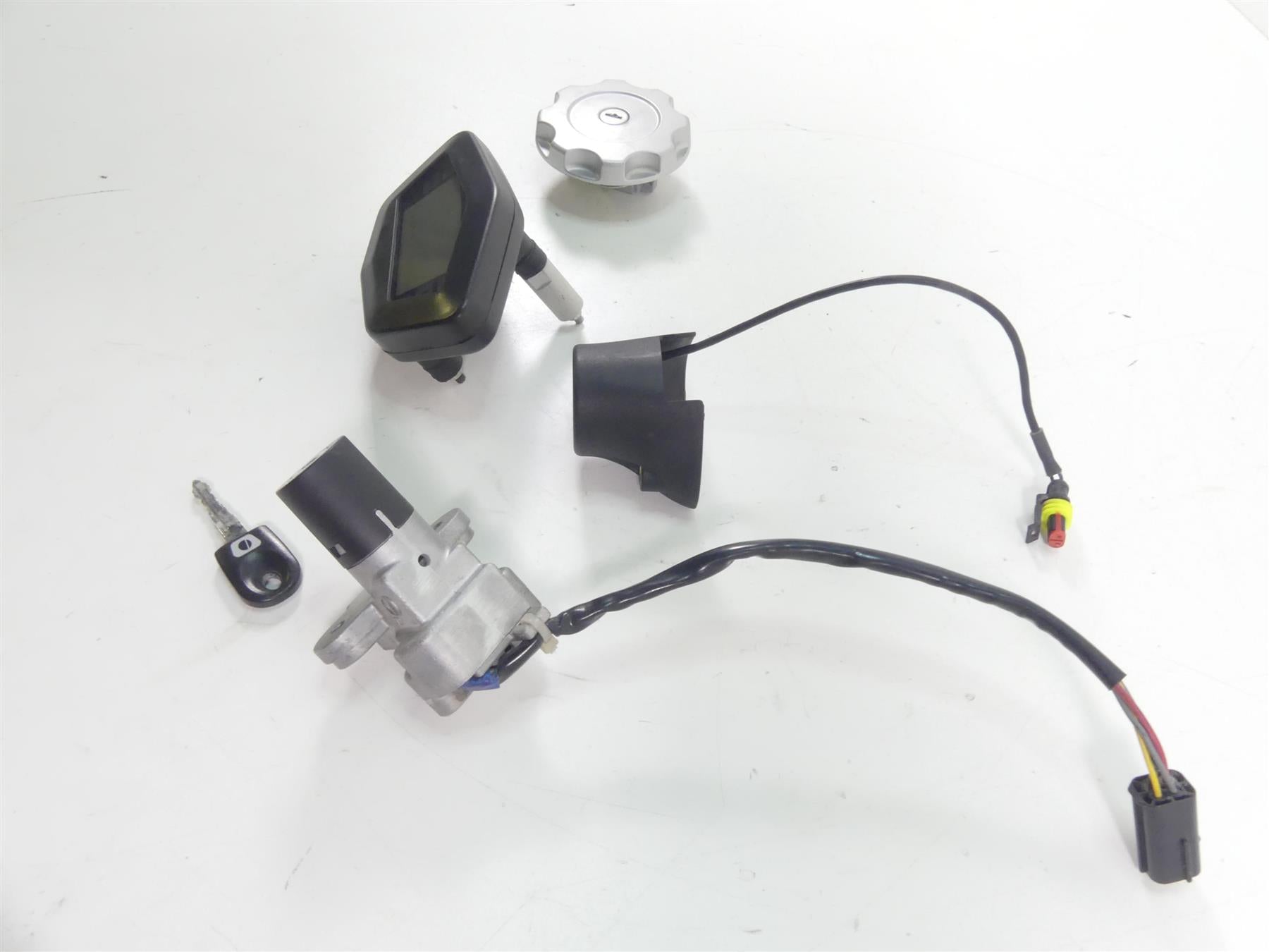 2008 Ducati Hypermotard 1100 Speedometer Ignition Switch Key Set - 4K 40610584A {{ shop.shopifyCountryName }} - Mototech271