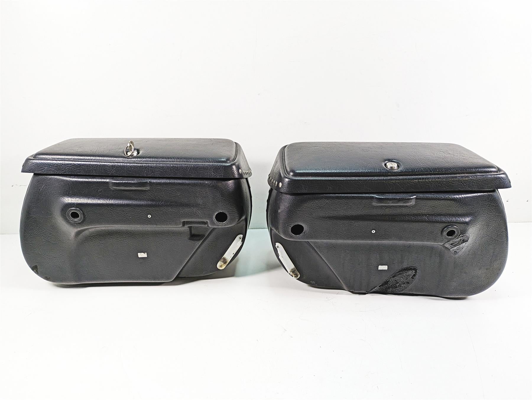 2006 Honda VT1100 C2 Shadow Leatherlyke Studded Saddlebag Saddle Bag Set ACC310 {{ shop.shopifyCountryName }} - Mototech271