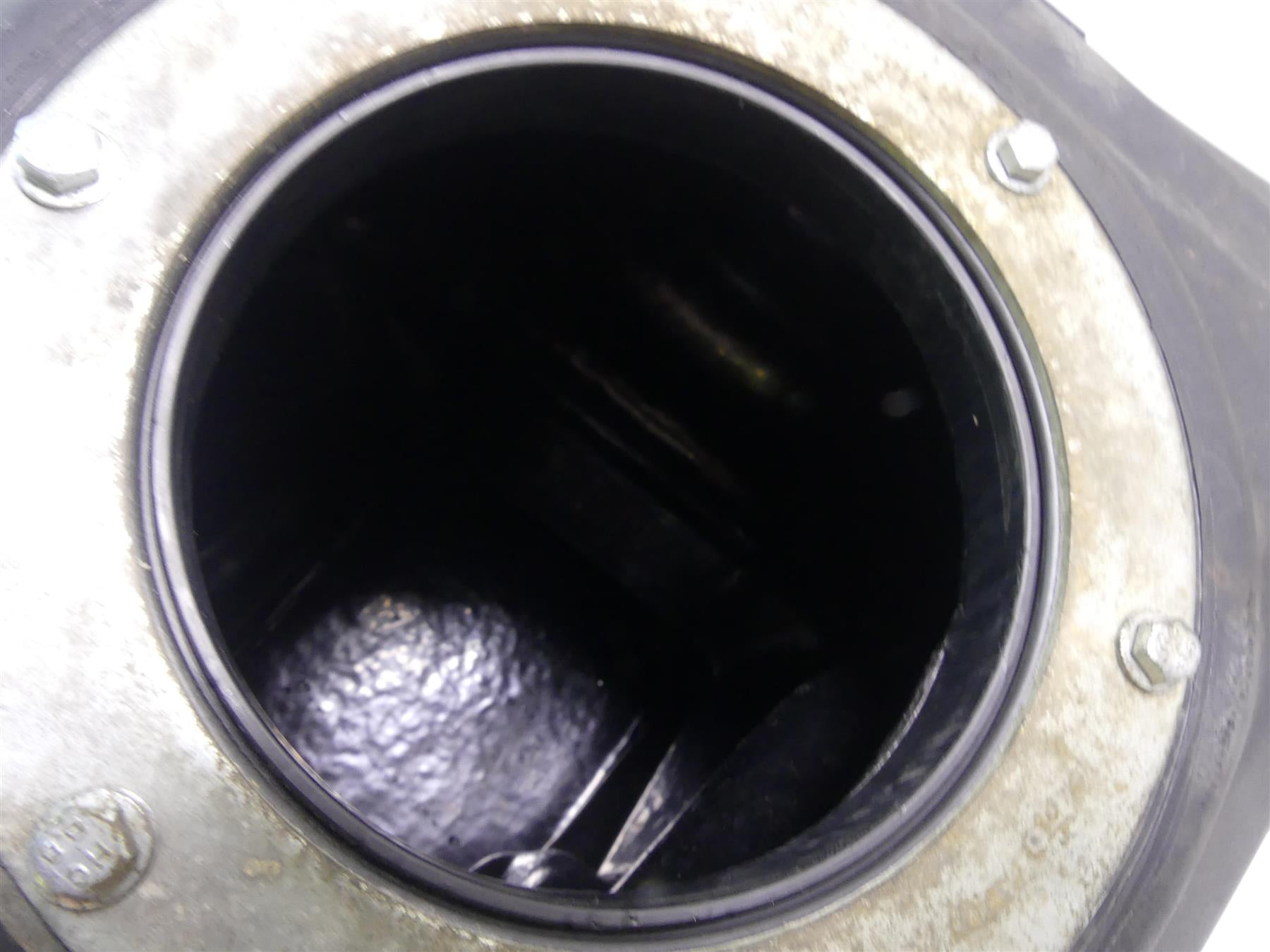 2011 Harley VRSCF Muscle Rod Plastic Fuel Gas Petrol Tank Reservoir 61328-07 {{ shop.shopifyCountryName }} - Mototech271