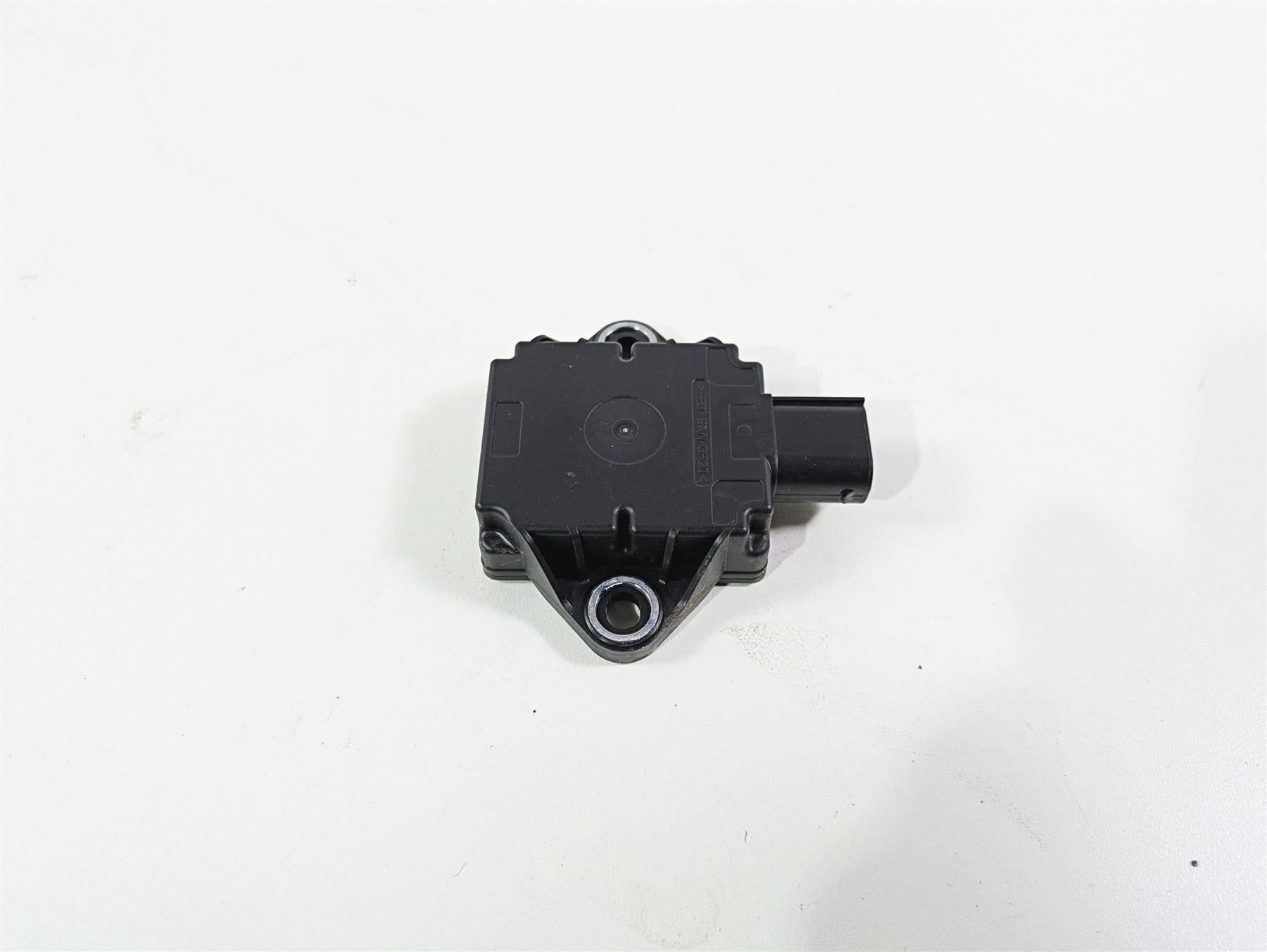 2024 Triumph Tiger 900 GT Lean Angle Fall Tilt Sensor T2508035 {{ shop.shopifyCountryName }} - Mototech271