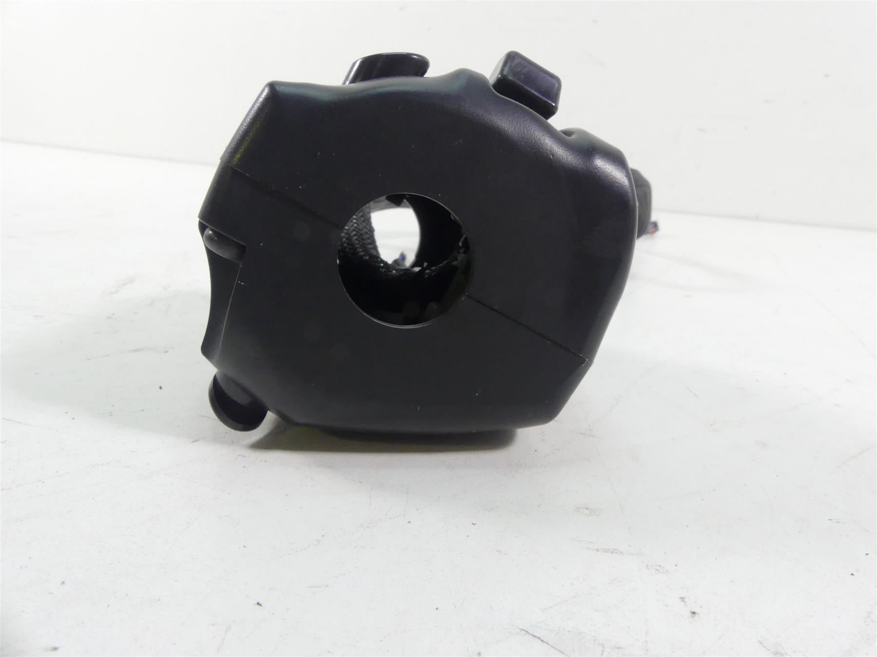 2016 Indian Chief Dark Horse Left Hand Light Horn Blinker Control Switch 4015198 {{ shop.shopifyCountryName }} - Mototech271
