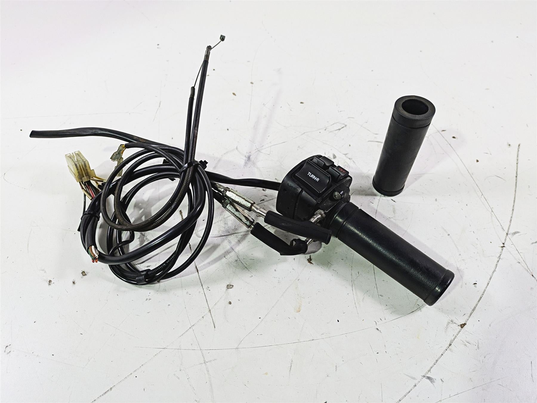 1992 Harley FLSTC Softail Heritage Right Hand Control Switch - Read 70219-87 {{ shop.shopifyCountryName }} - Mototech271